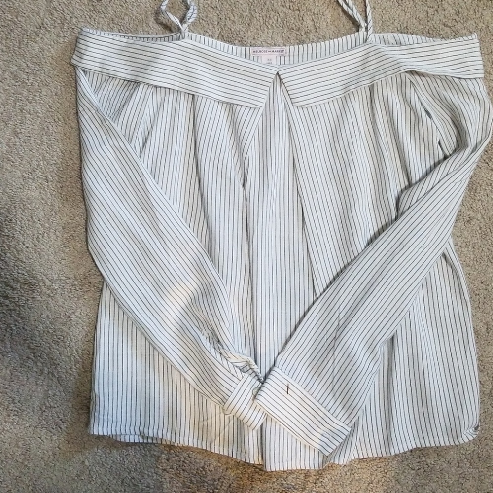 🚫SOLD🚫Long sleeve top , never worn.
